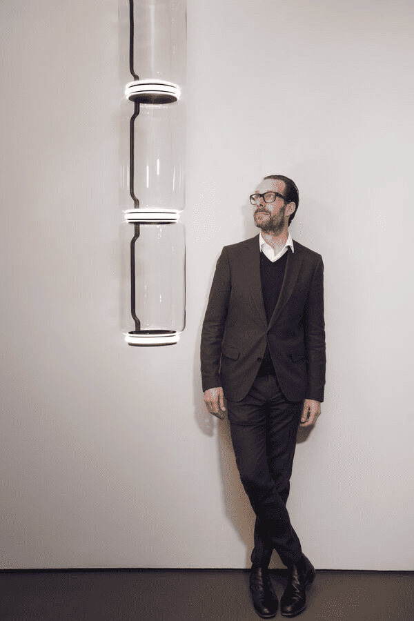 Константин Грчик — один из самых влиятельных и узнаваемых современных промышленный дизайнеров. Его работы отличаются лаконичностью, функциональностью и необычным подходом к форме